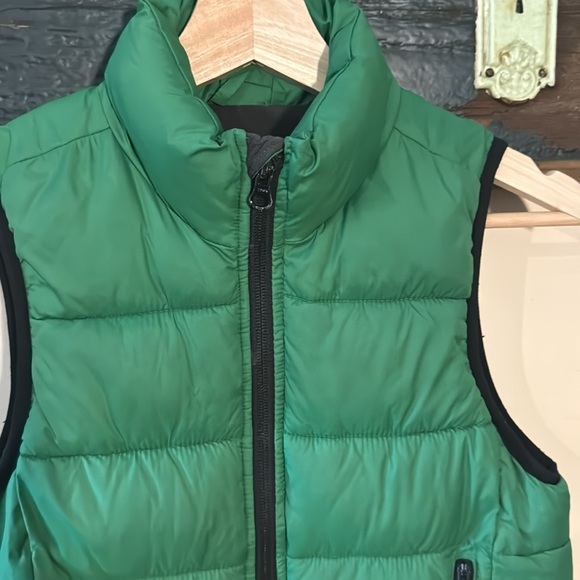 2/$30 GAP Kids Green Primaloft Puffy Vest Size Small - Picture 7 of 14